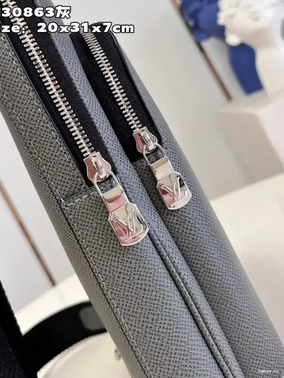 NM-31*20*7CM VUITTON Avenue LOUIS Slingbag 0706